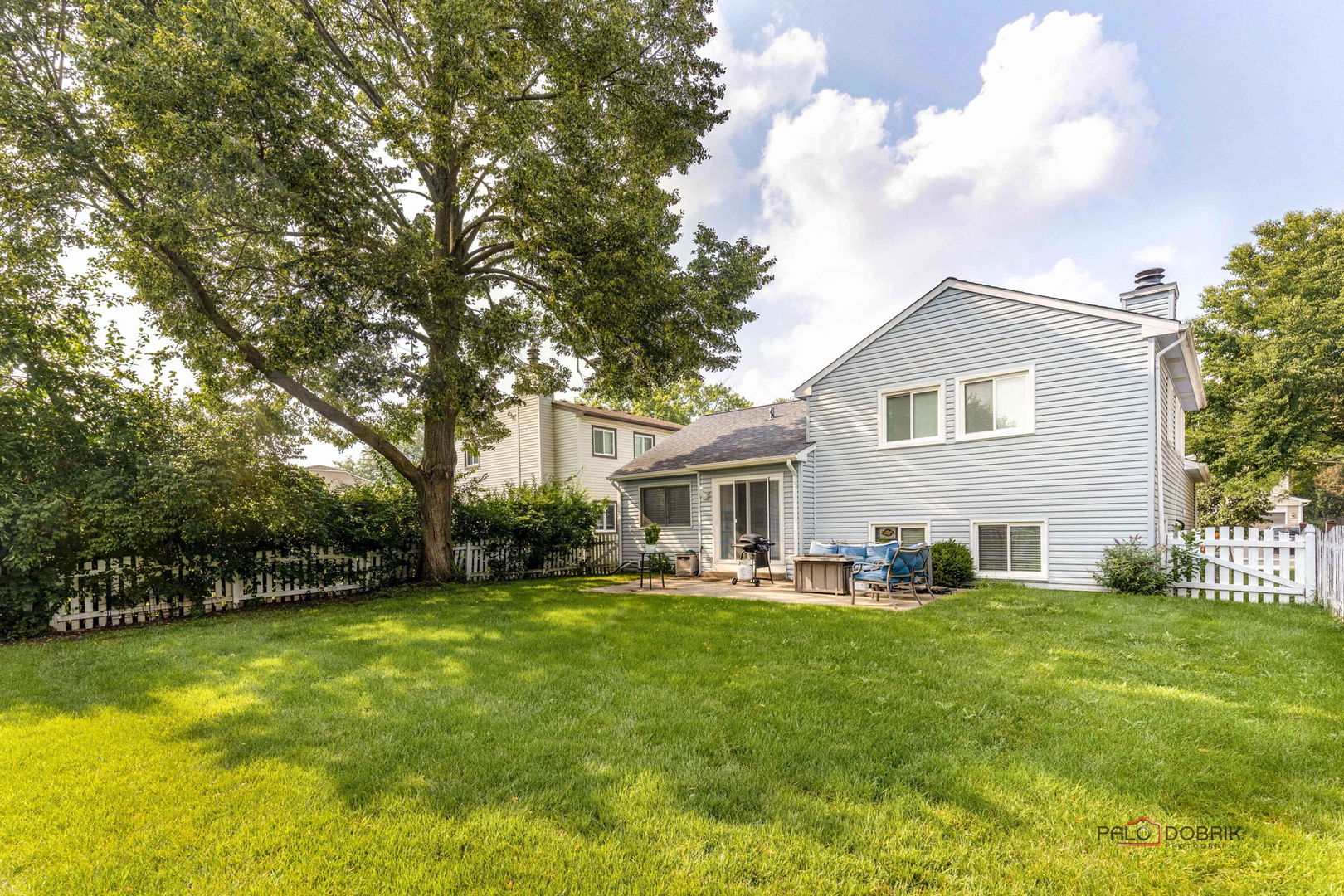 713 N Lakeside Drive, Vernon Hills, IL 60061