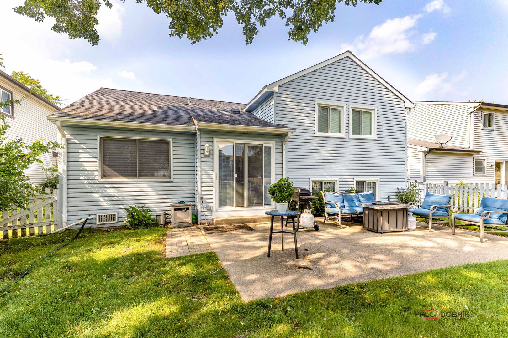 713 N Lakeside Drive, Vernon Hills, IL 60061