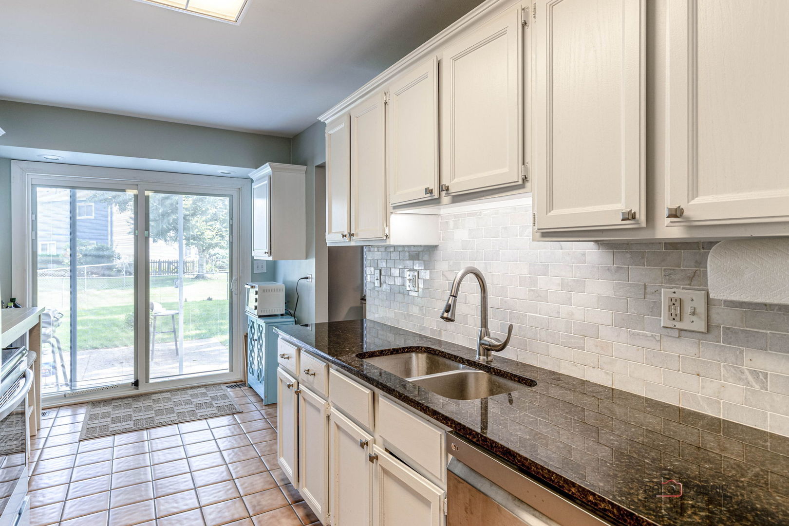 713 N Lakeside Drive, Vernon Hills, IL 60061