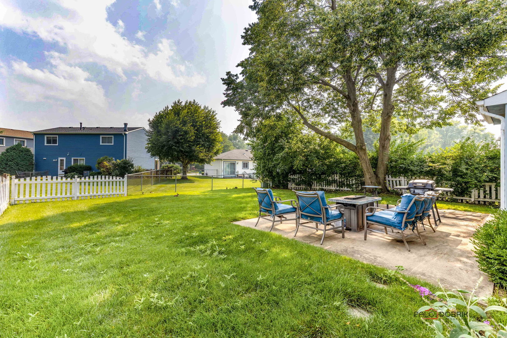 713 N Lakeside Drive, Vernon Hills, IL 60061