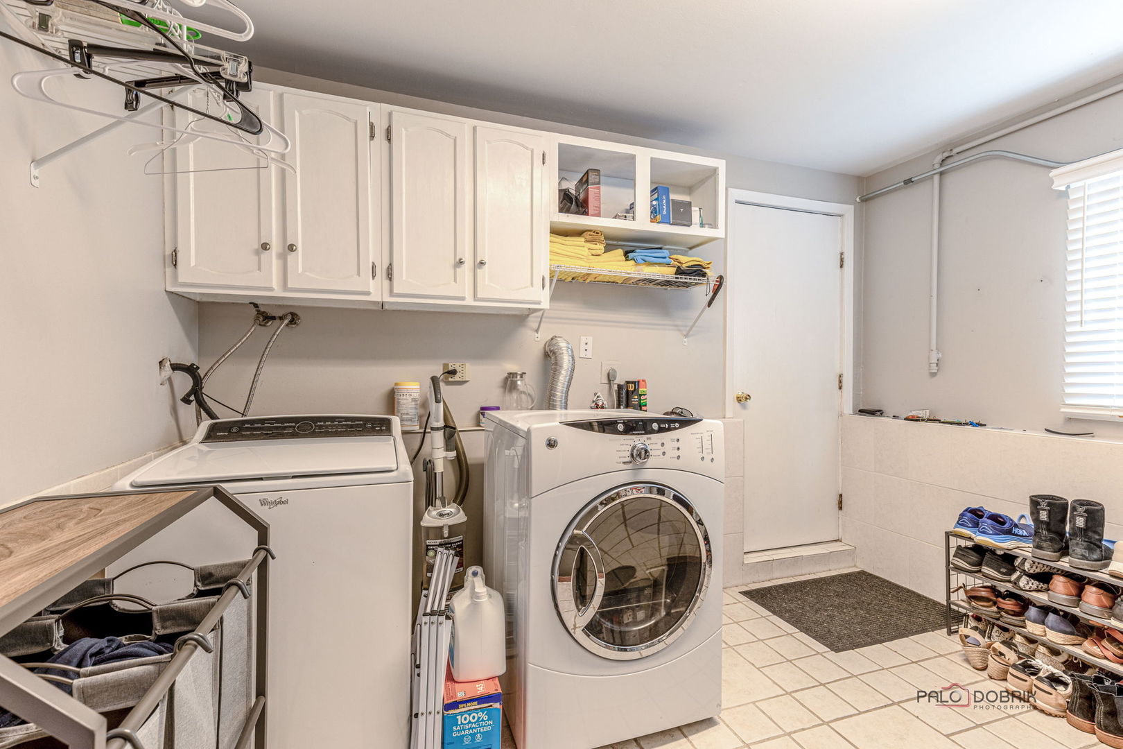 713 N Lakeside Drive, Vernon Hills, IL 60061