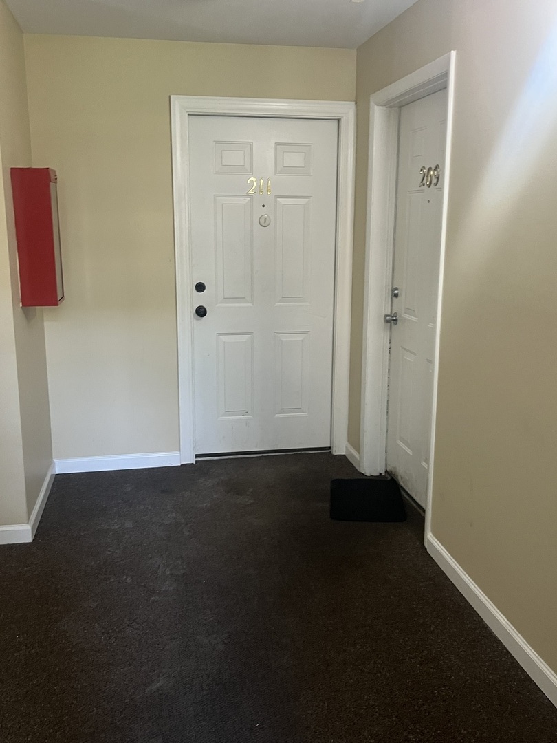 9994 S 84TH Terrace #211, Palos Hills, IL 60465