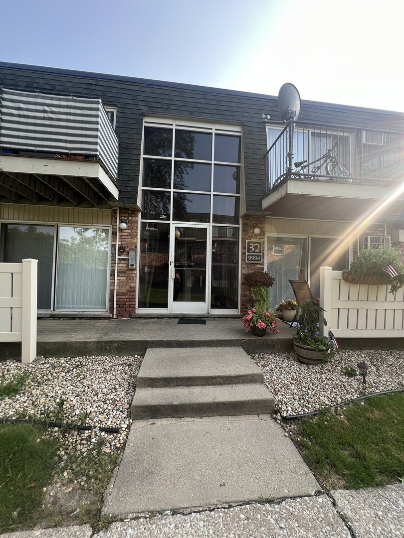 9994 S 84TH Terrace #211, Palos Hills, IL 60465