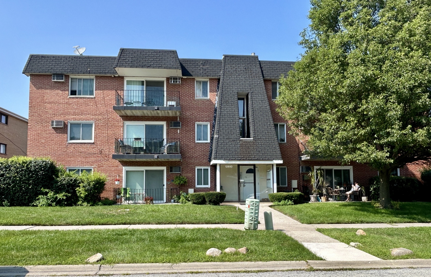 12850 Crestbrook #10, Crestwood, IL 60418