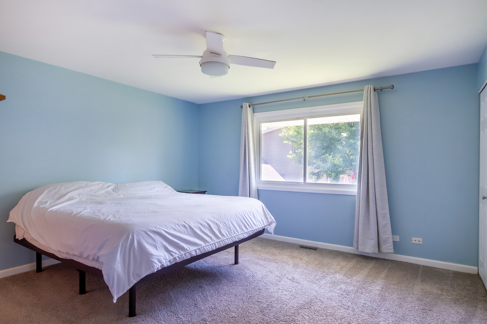 1150 Attleboro Court, Schaumburg, IL 60193