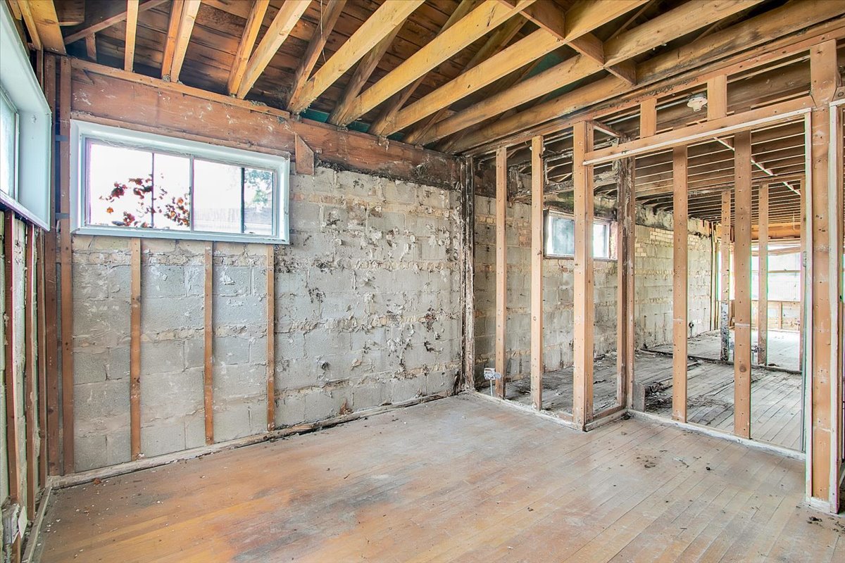 1327 S Wolf Road, Hillside, IL 60162