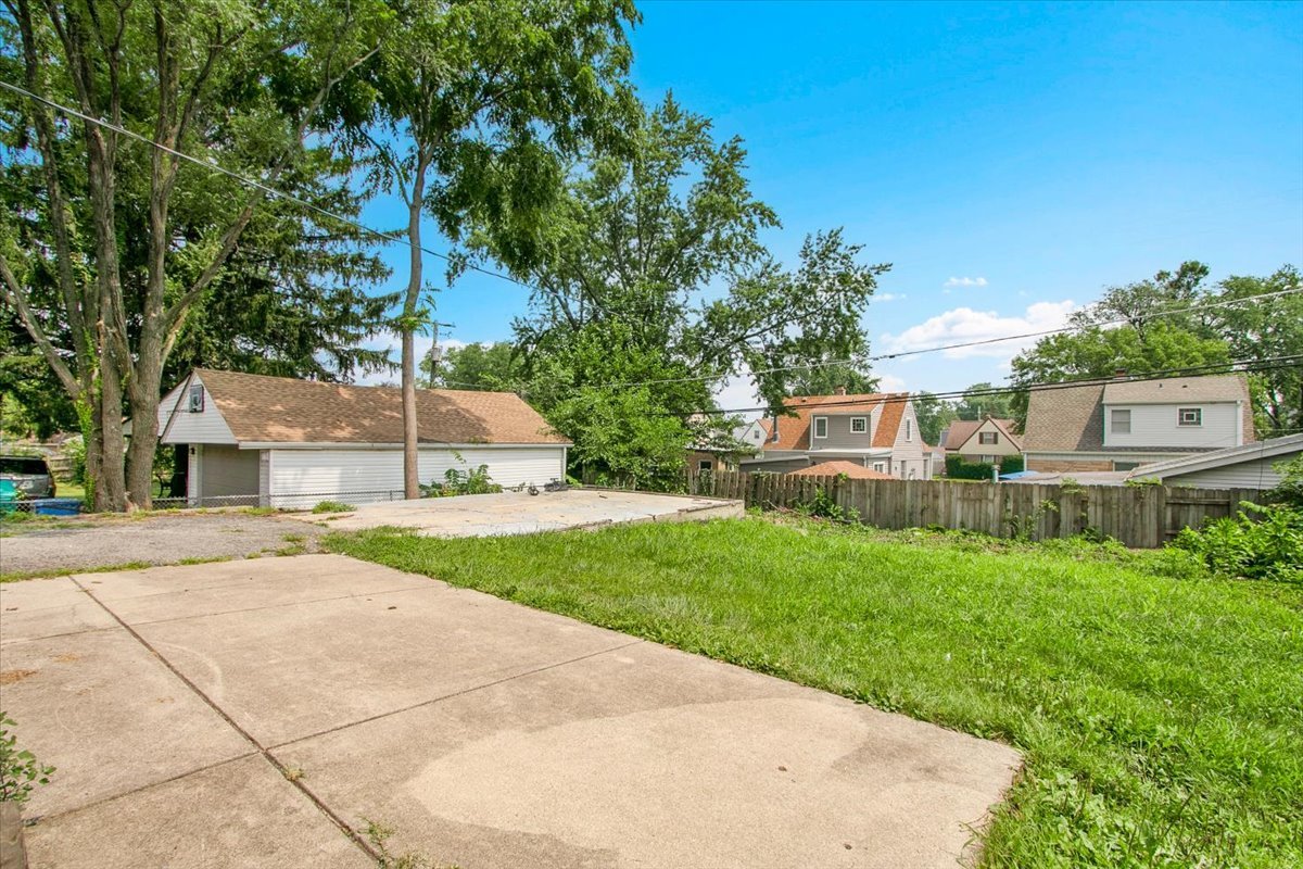 1327 S Wolf Road, Hillside, IL 60162