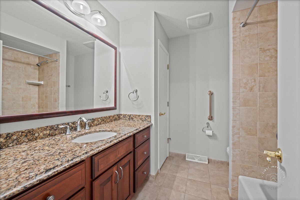 1105 W Bauer Road, Naperville, IL 60563