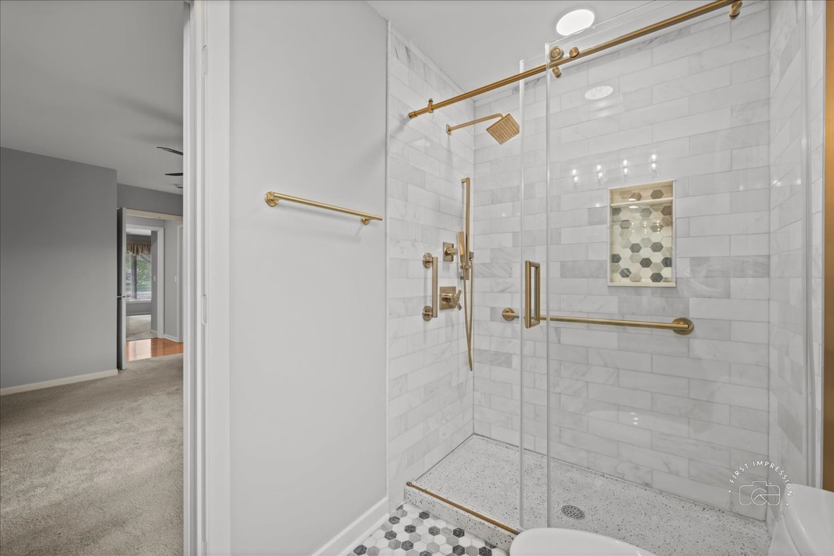 1105 W Bauer Road, Naperville, IL 60563