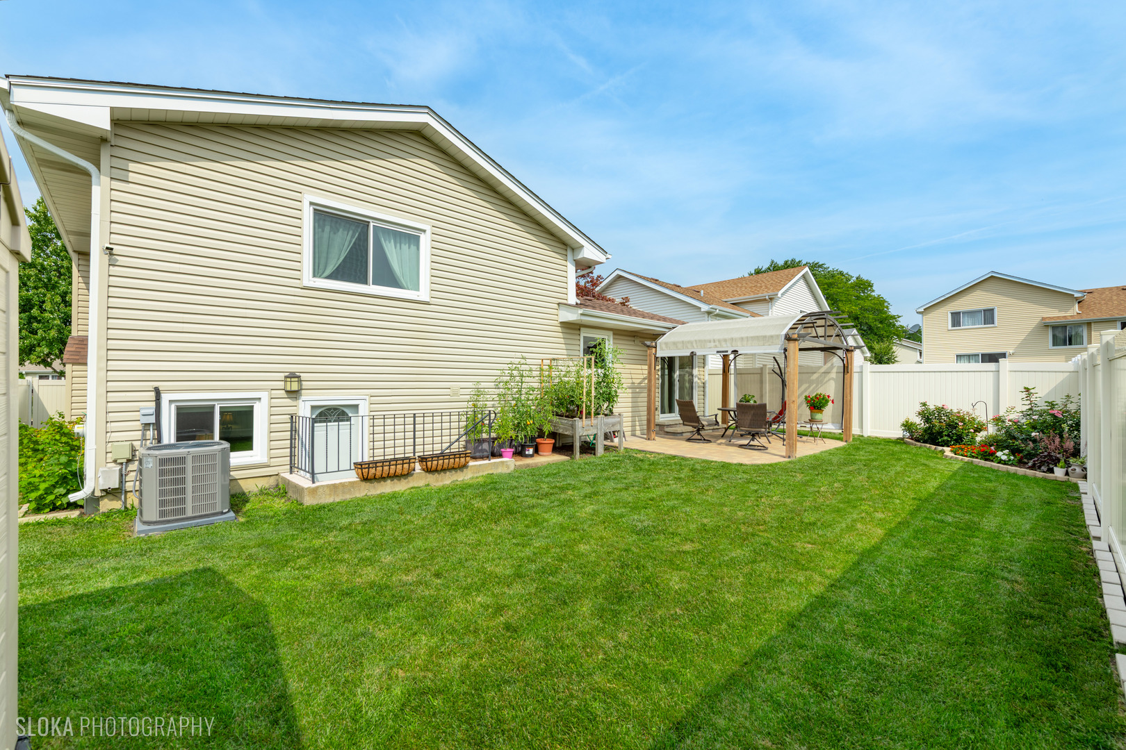1018 E Meadow Lake Drive, Palatine, IL 60074