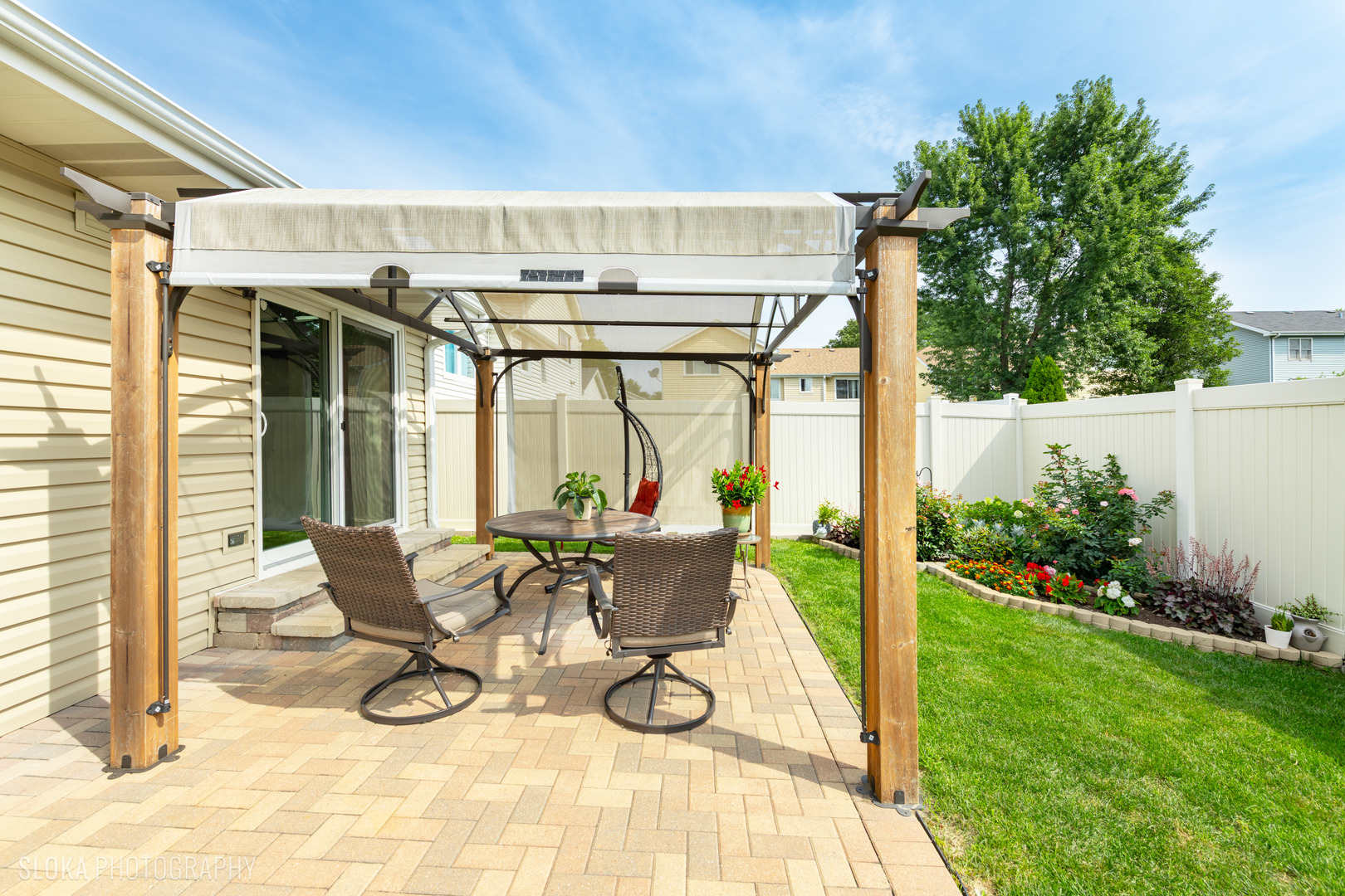 1018 E Meadow Lake Drive, Palatine, IL 60074