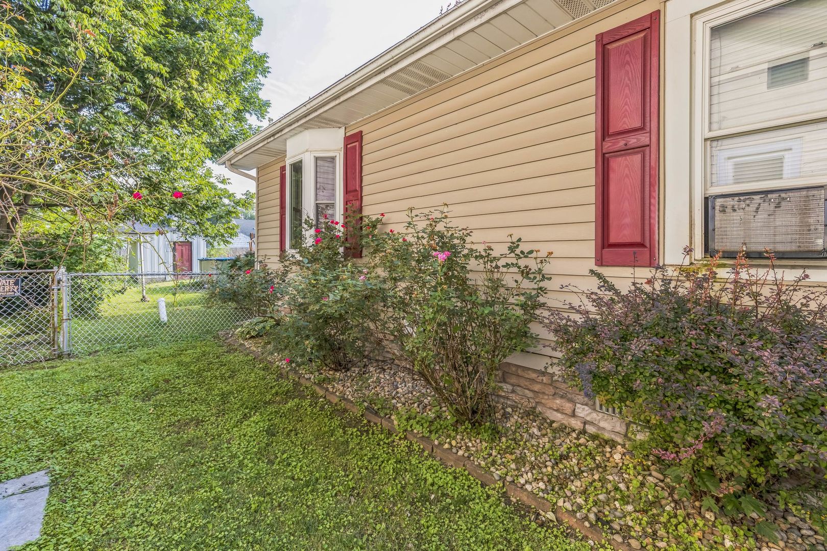 216 E Franklin Street, Olney, IL 62450