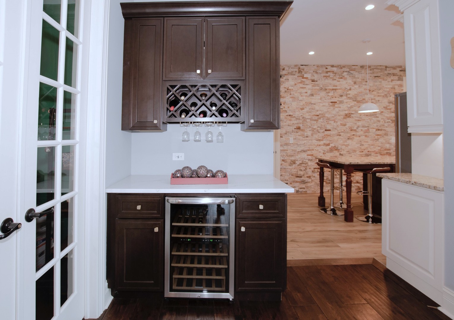 1024 Parker Drive, Schaumburg, IL 60194