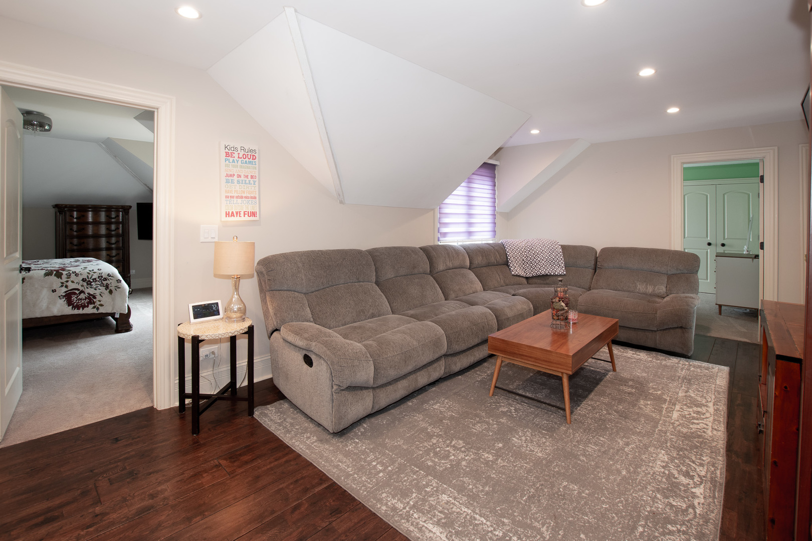1024 Parker Drive, Schaumburg, IL 60194