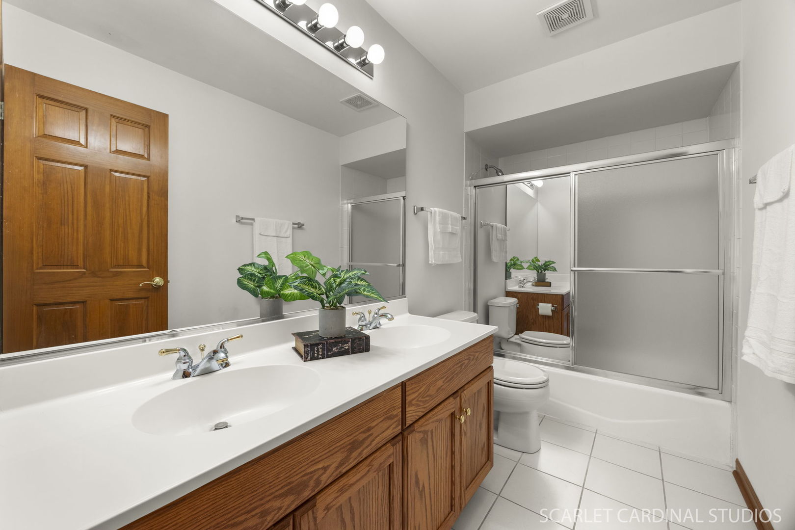 1919 Kingsbrook Court #1919, Wheaton, IL 60187