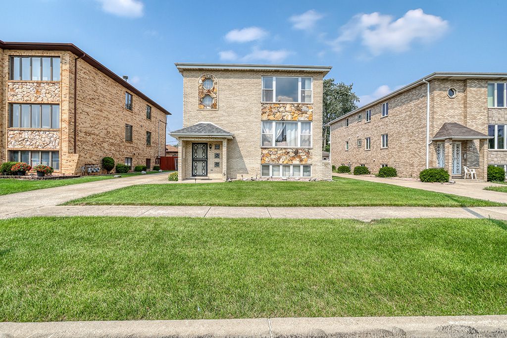 7912 Nordica Avenue, Burbank, IL 60459