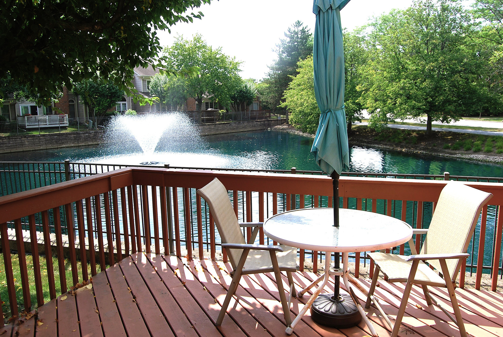 2110 N CHARTER POINT Drive, Arlington Heights, IL 60004