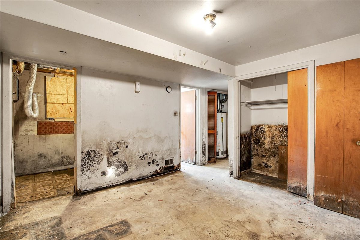10049 S Indiana Avenue, Chicago, IL 60628