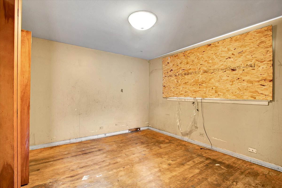 10049 S Indiana Avenue, Chicago, IL 60628