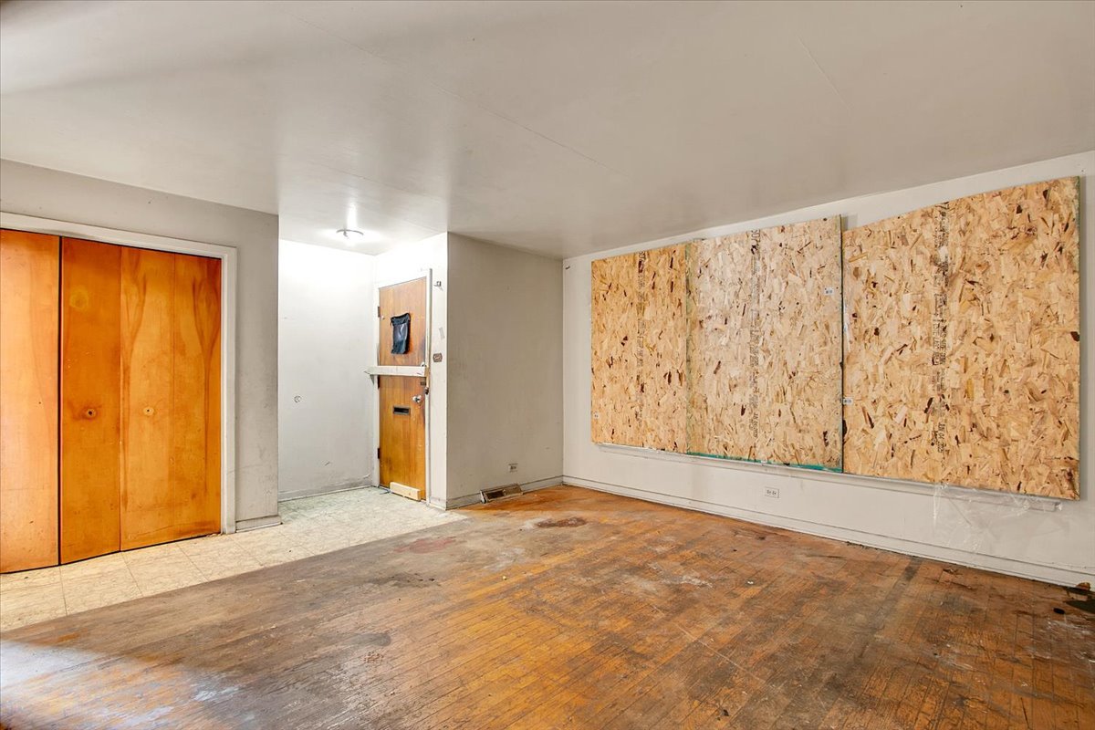 10049 S Indiana Avenue, Chicago, IL 60628