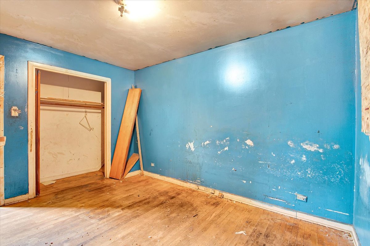 10049 S Indiana Avenue, Chicago, IL 60628
