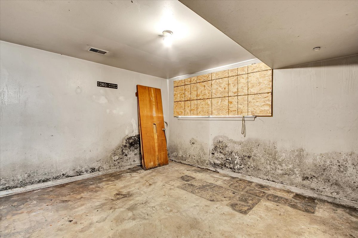 10049 S Indiana Avenue, Chicago, IL 60628