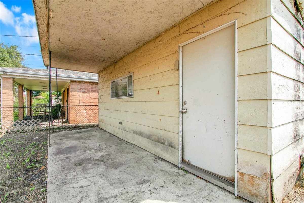 10049 S Indiana Avenue, Chicago, IL 60628