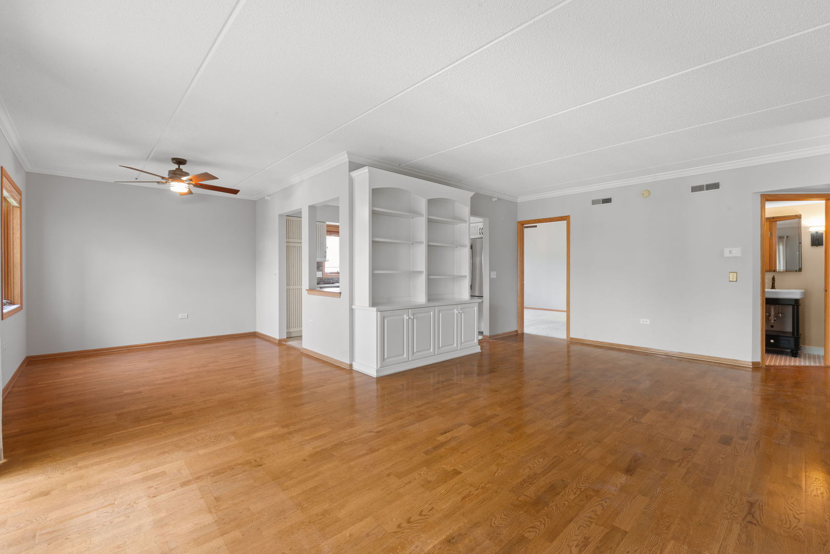 100 N Gary Avenue #304, Wheaton, IL 60187