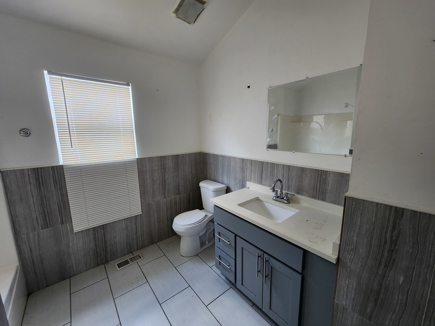 428 Saginaw Avenue, Calumet City, IL 60409