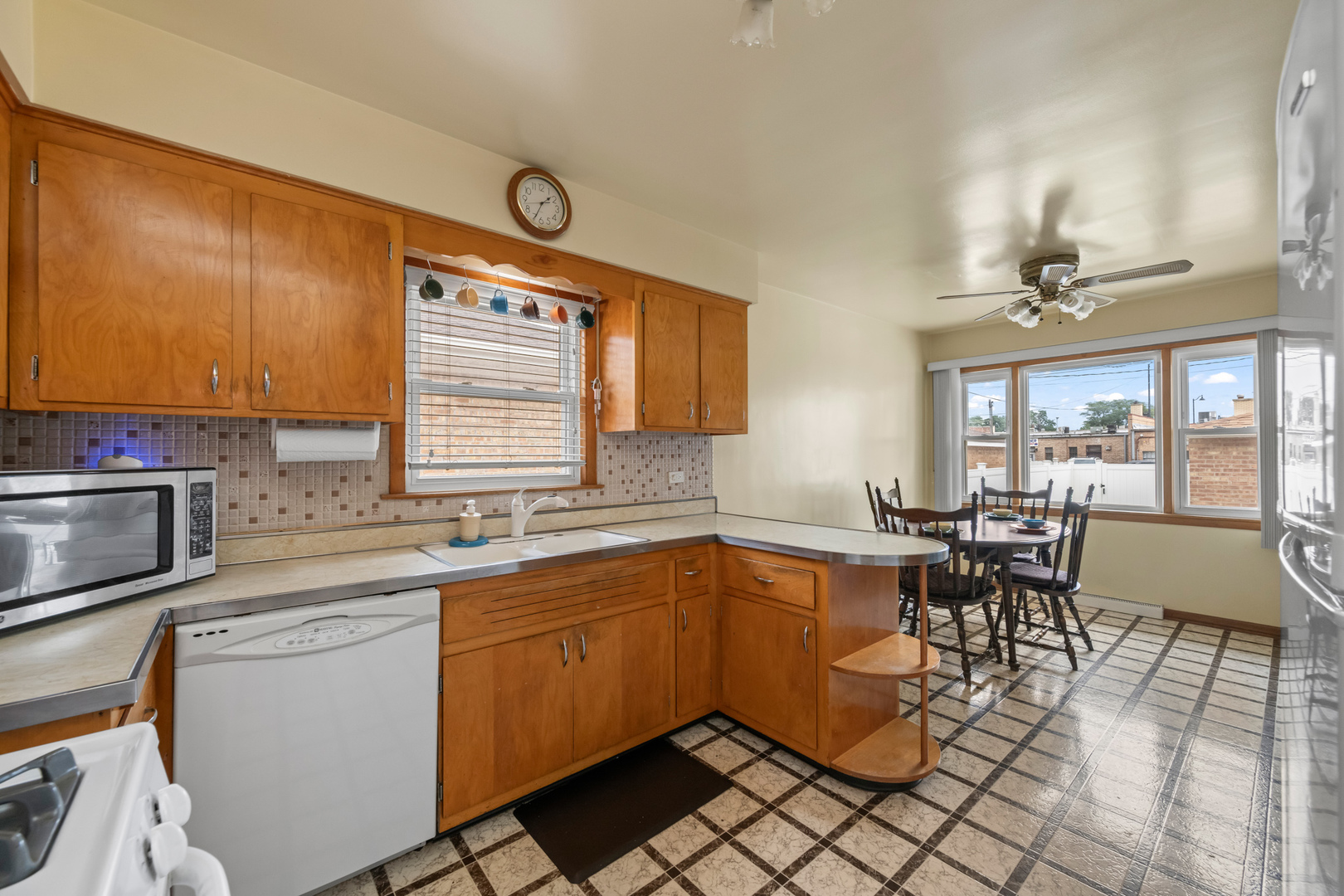 7505 N Oconto Avenue, Chicago, IL 60631