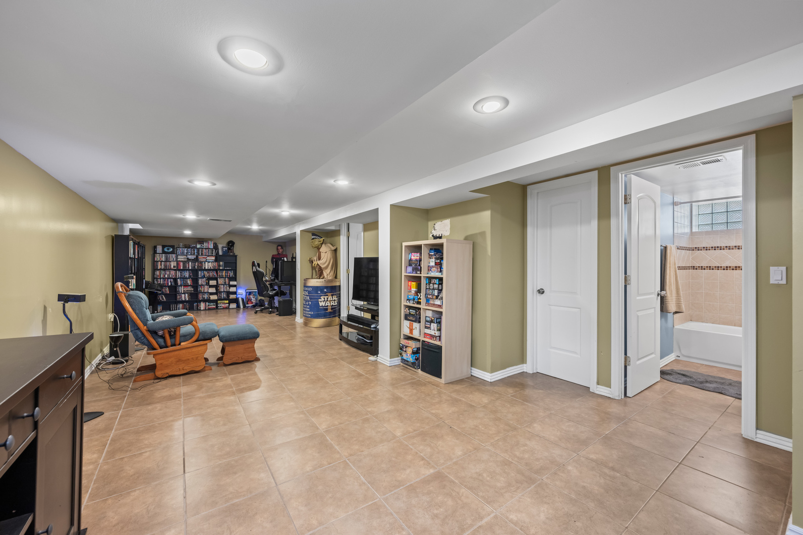 7505 N Oconto Avenue, Chicago, IL 60631