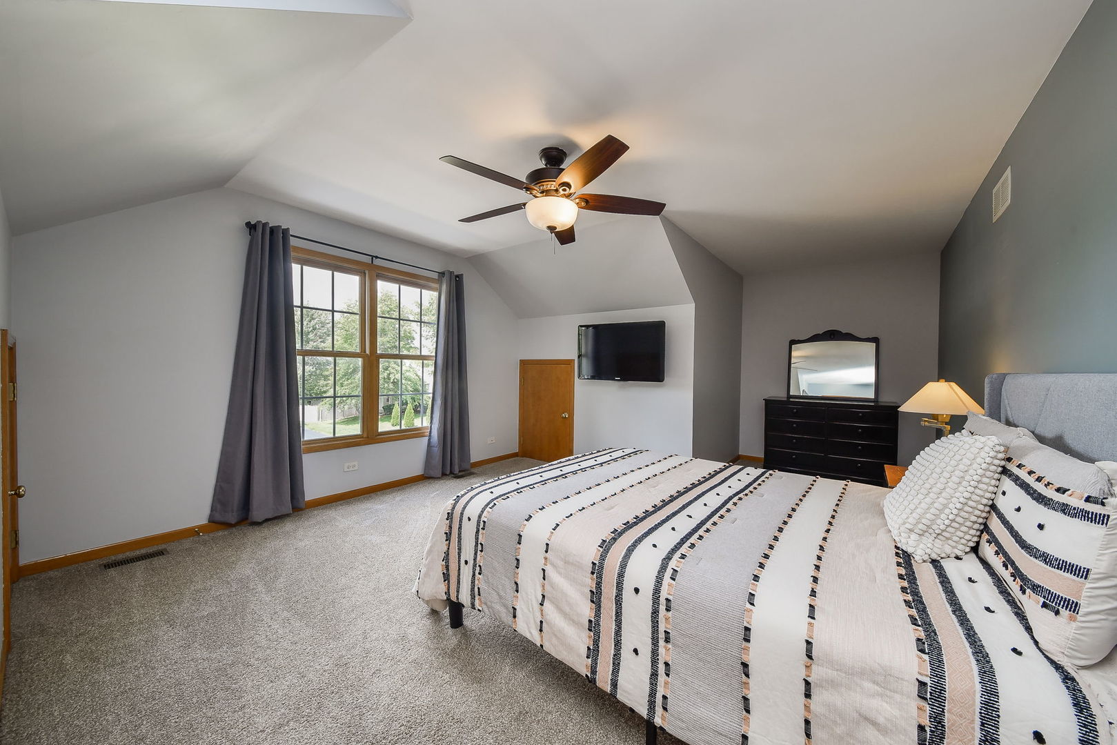 708 Clover Court, Yorkville, IL 60560