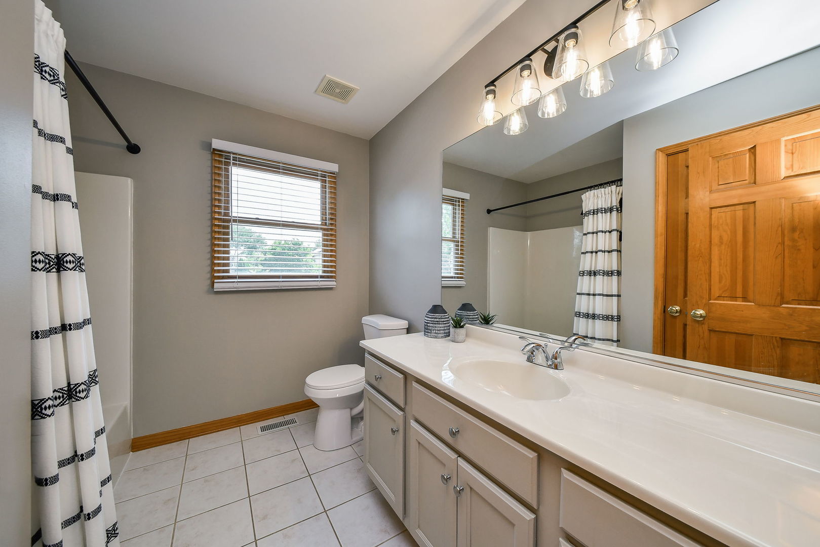 708 Clover Court, Yorkville, IL 60560