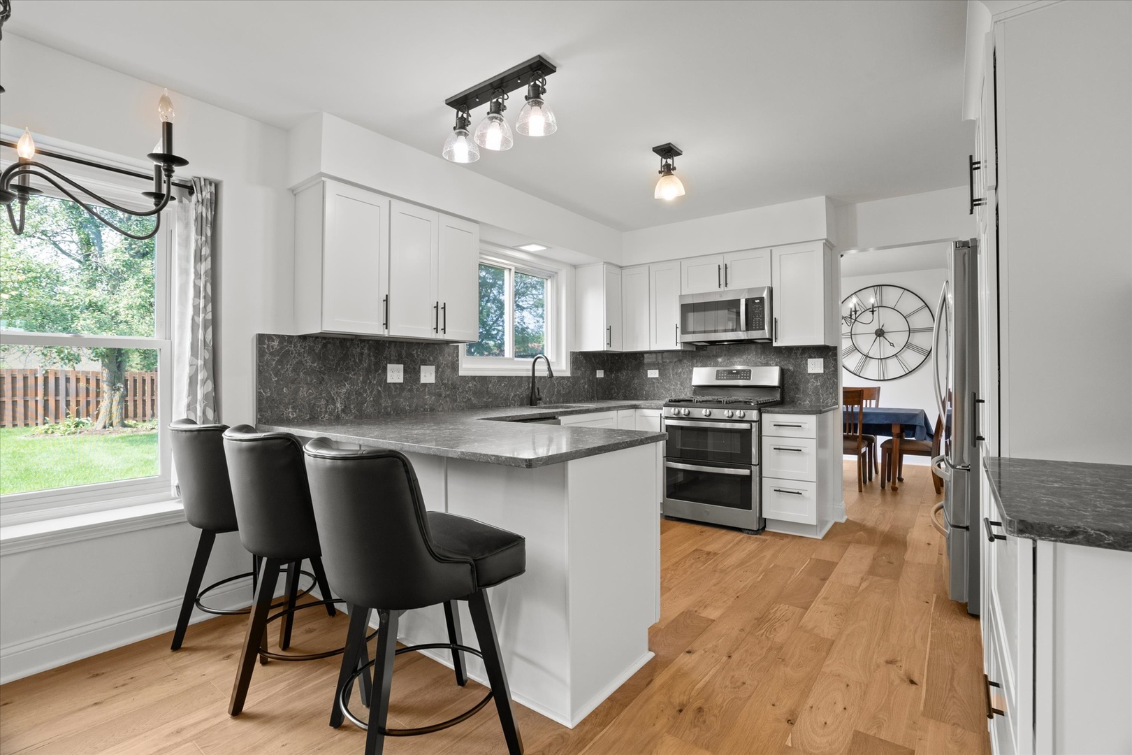 412 W 65th Street, Westmont, IL 60559