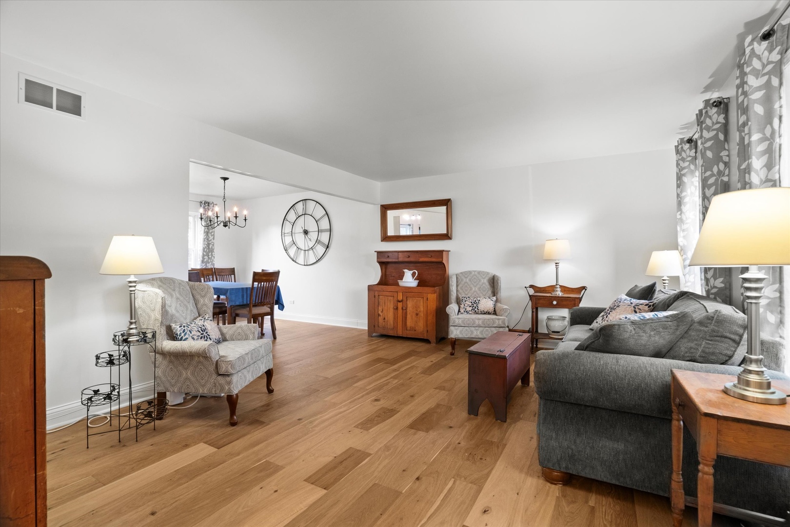 412 W 65th Street, Westmont, IL 60559