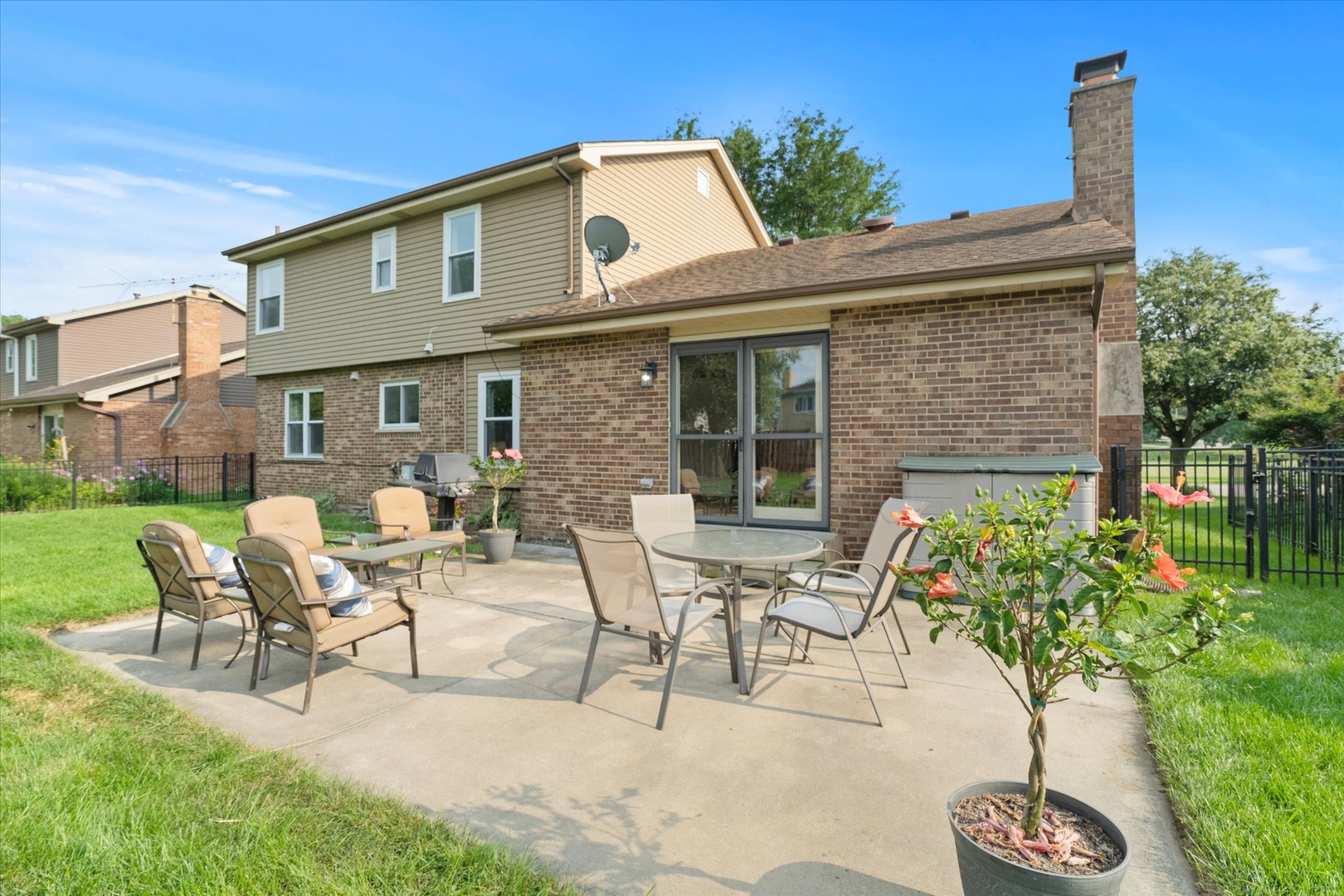 412 W 65th Street, Westmont, IL 60559