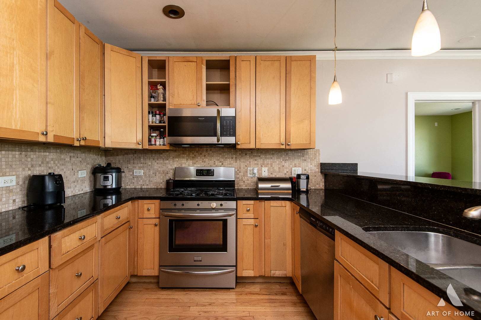 22 S WESTERN Avenue #304, Chicago, IL 60612