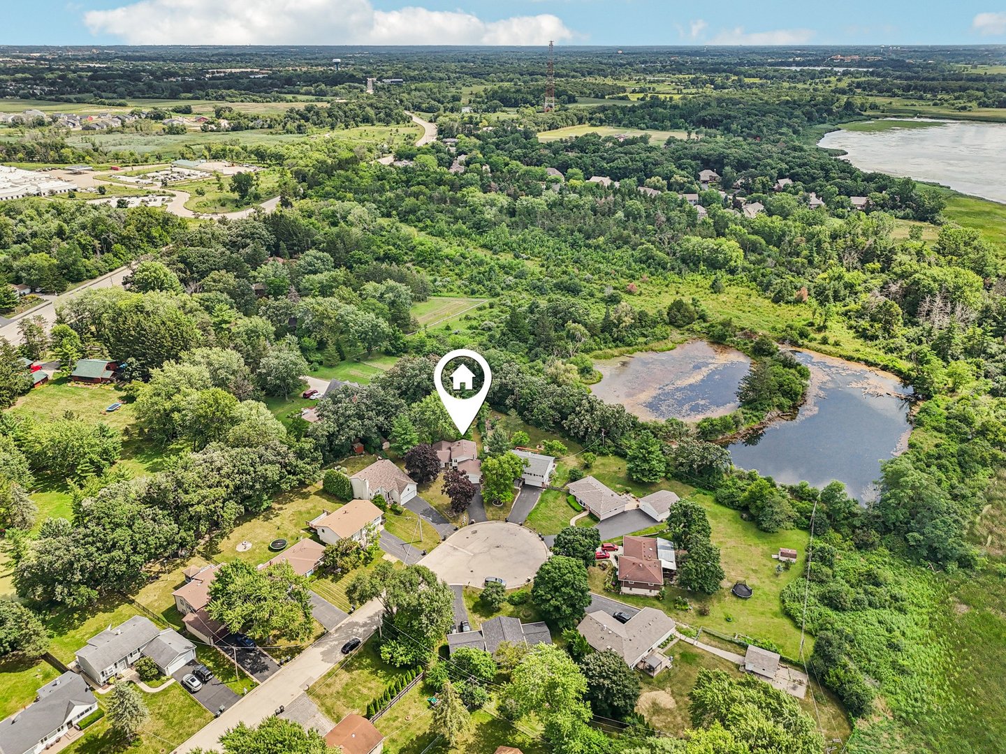 710 Greenbriar Lane, Lindenhurst, IL 60046