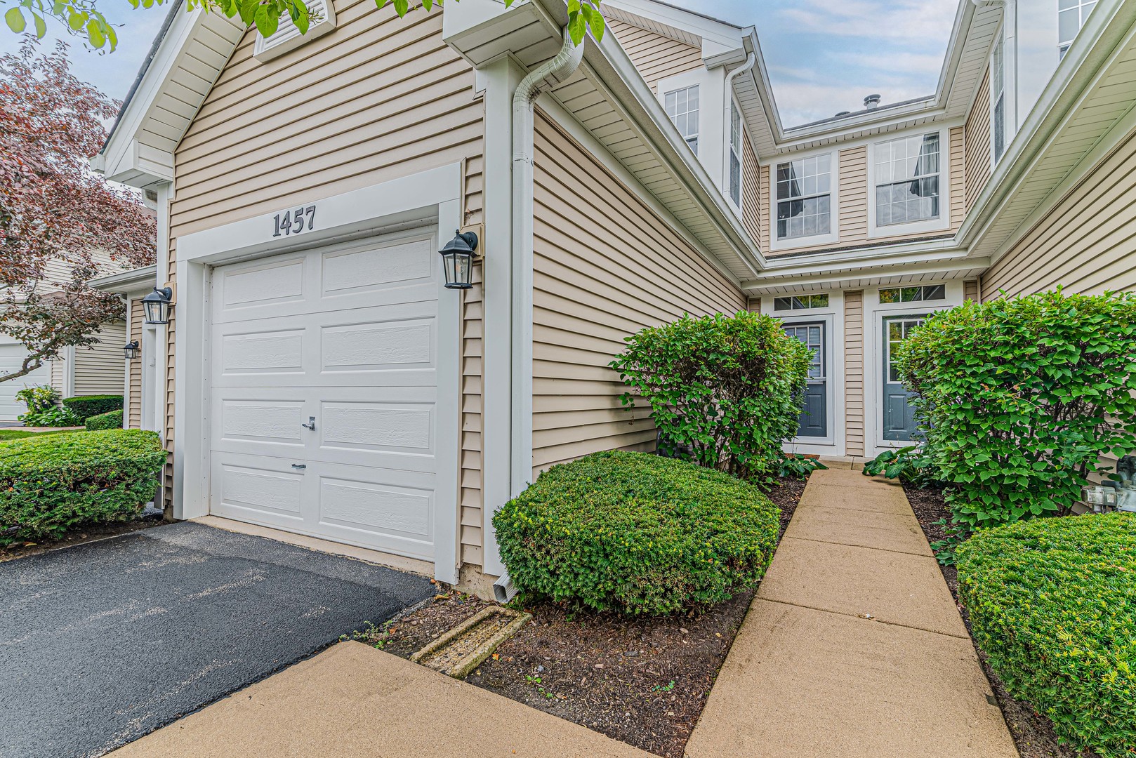 1457 Walnut Hill Avenue #1457, St. Charles, IL 60174
