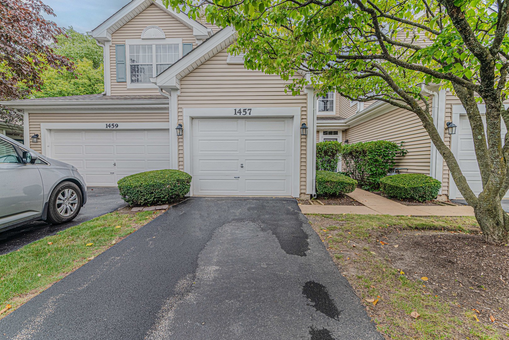 1457 Walnut Hill Avenue #1457, St. Charles, IL 60174