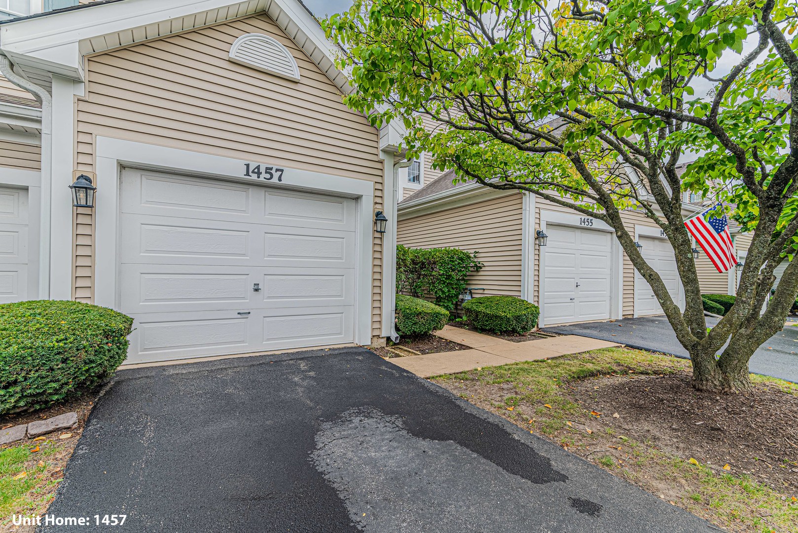 1457 Walnut Hill Avenue #1457, St. Charles, IL 60174