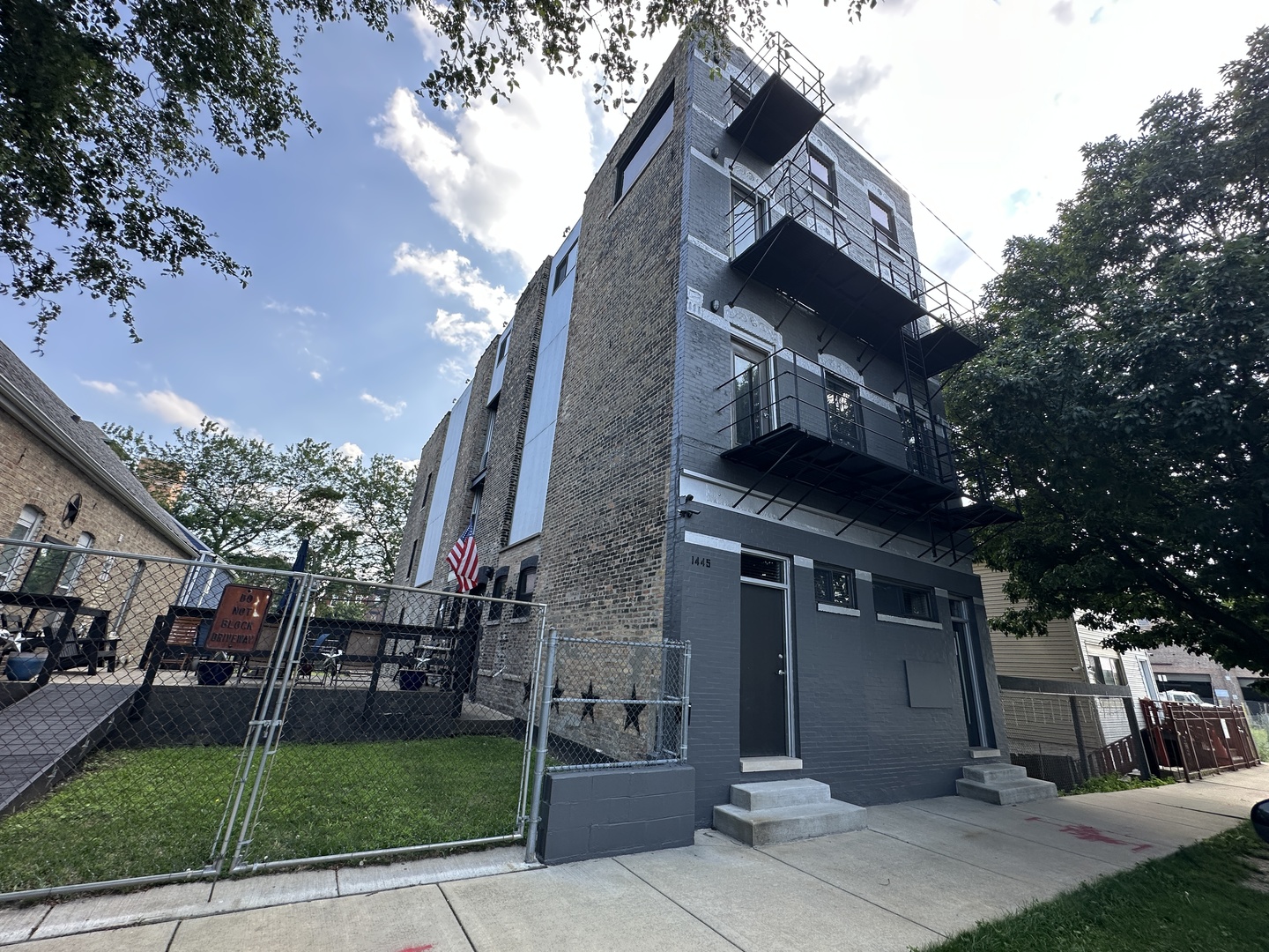 1445 W 16th Street, Chicago, IL 60608