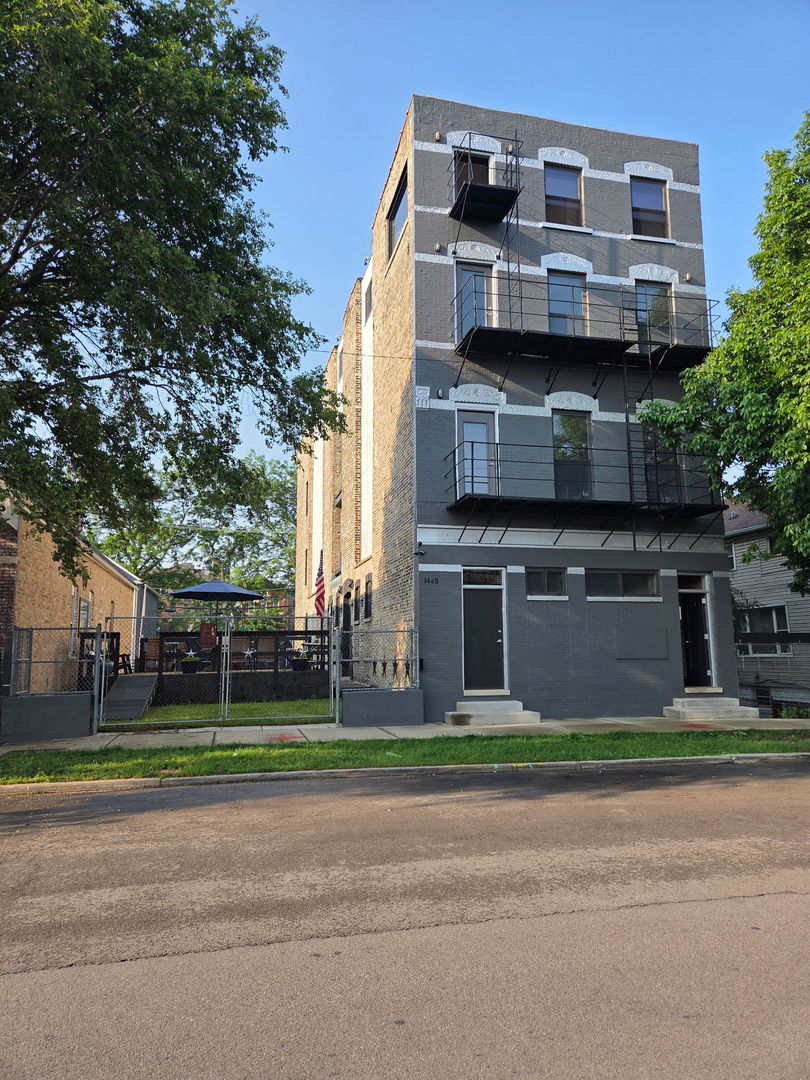 1445 W 16th Street, Chicago, IL 60608