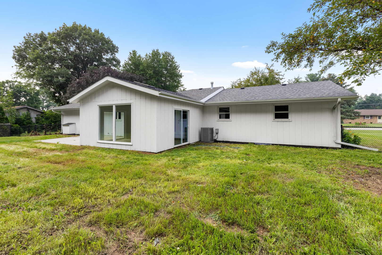 3162 Far Hill Road, Rockford, IL 61109