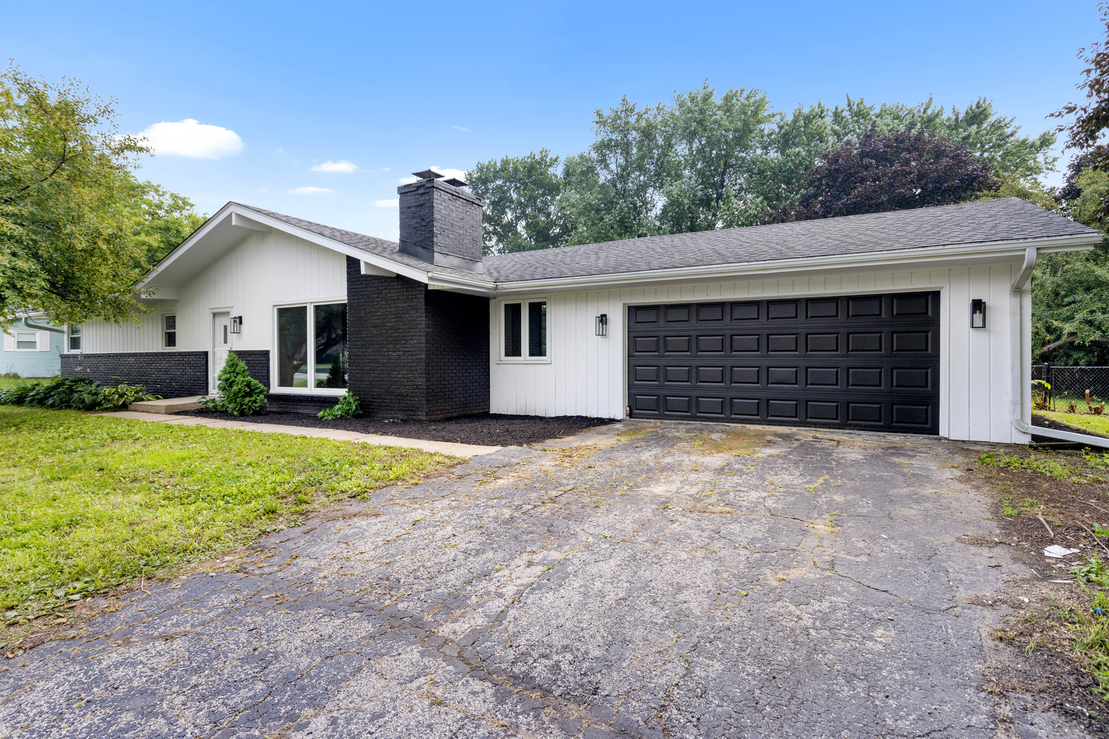 3162 Far Hill Road, Rockford, IL 61109