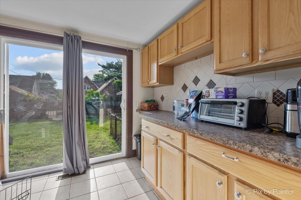 44 N Du bois Avenue, Elgin, IL 60123