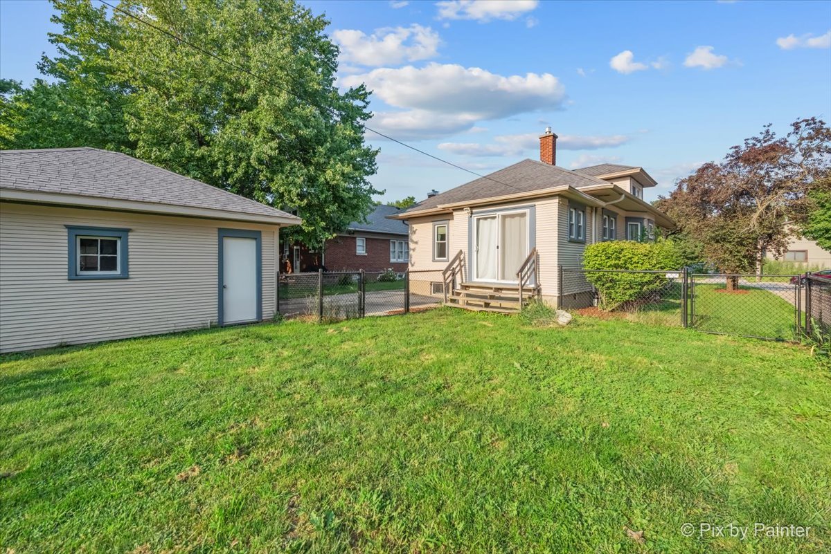 44 N Du bois Avenue, Elgin, IL 60123