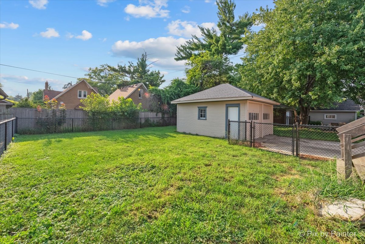 44 N Du bois Avenue, Elgin, IL 60123