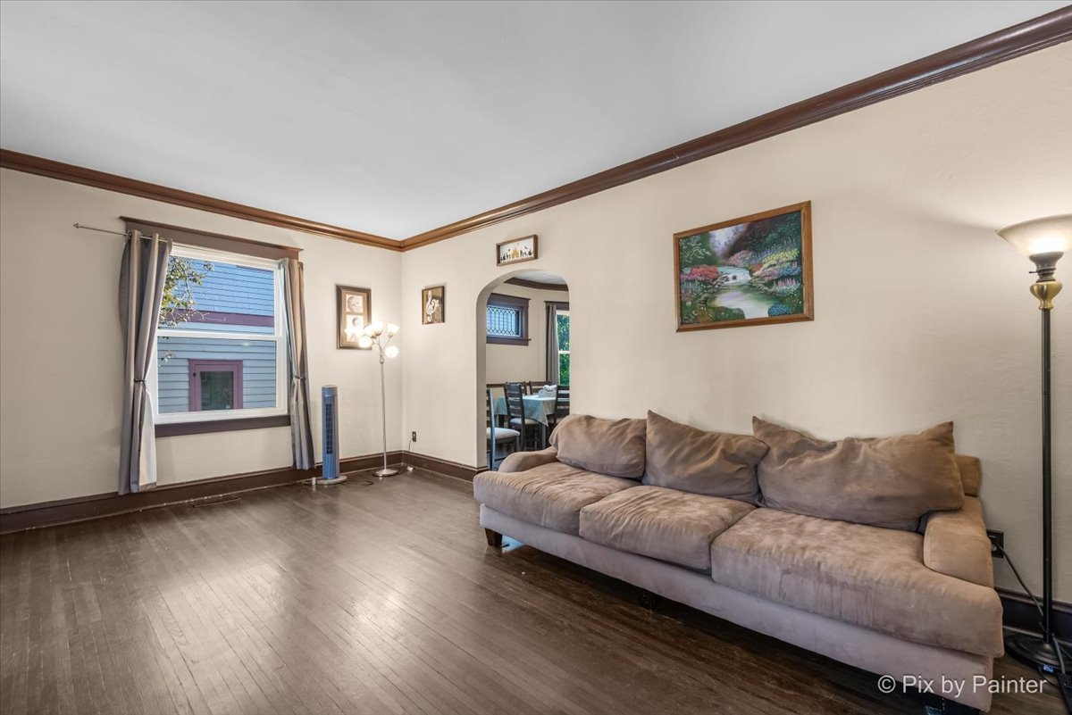 44 N Du bois Avenue, Elgin, IL 60123