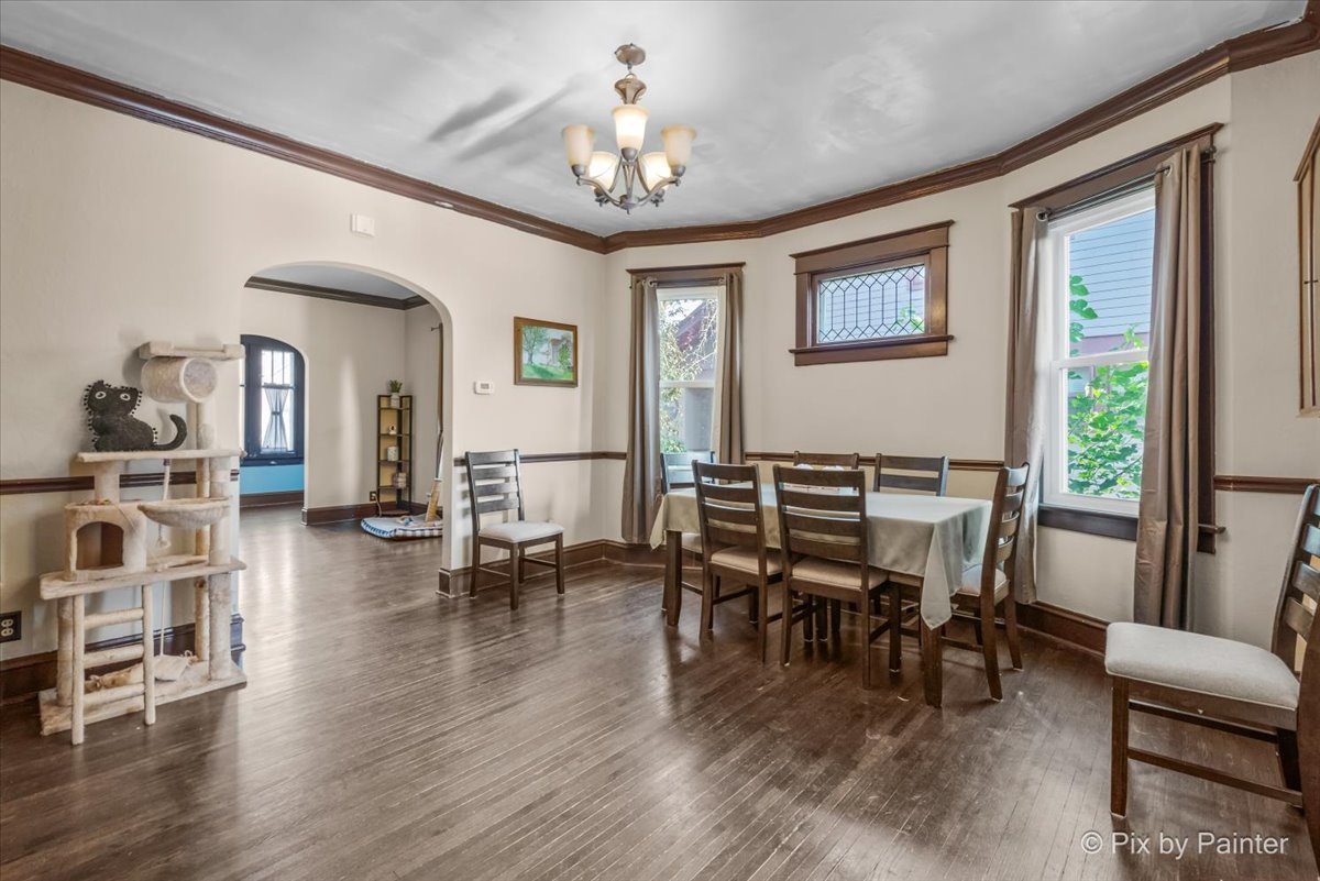 44 N Du bois Avenue, Elgin, IL 60123